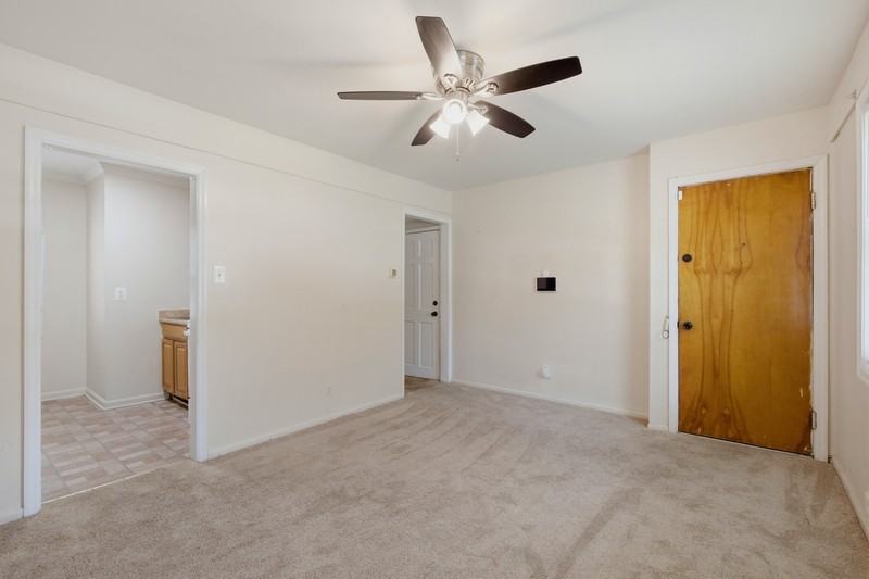 3511 6th St - Photo 3 of 10