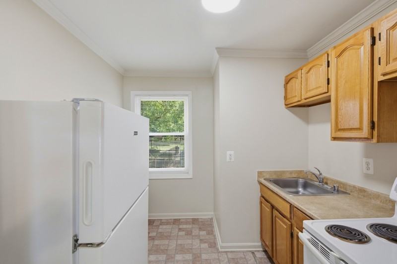 3511 6th St - Photo 5 of 10