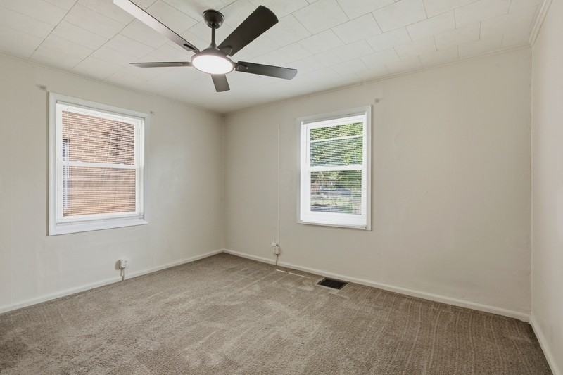 3511 6th St - Photo 7 of 10