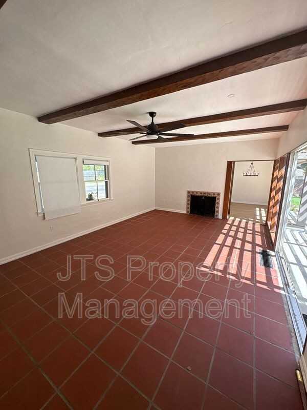 501 J St - Photo 7 of 29