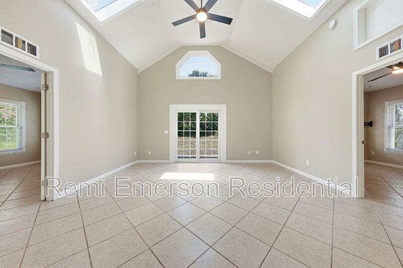 917 Alabama Woods Ln - Photo 4 of 28