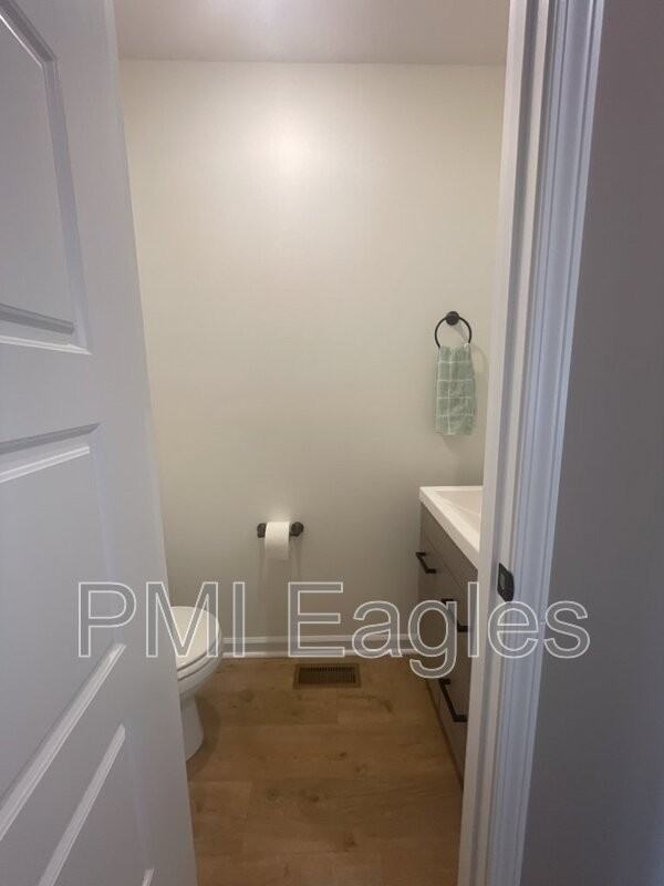1142 Old Charlotte Trce - Photo 7 of 19