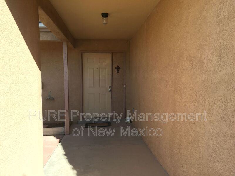 4556 Platinum Dr Ne - Photo 3 of 23
