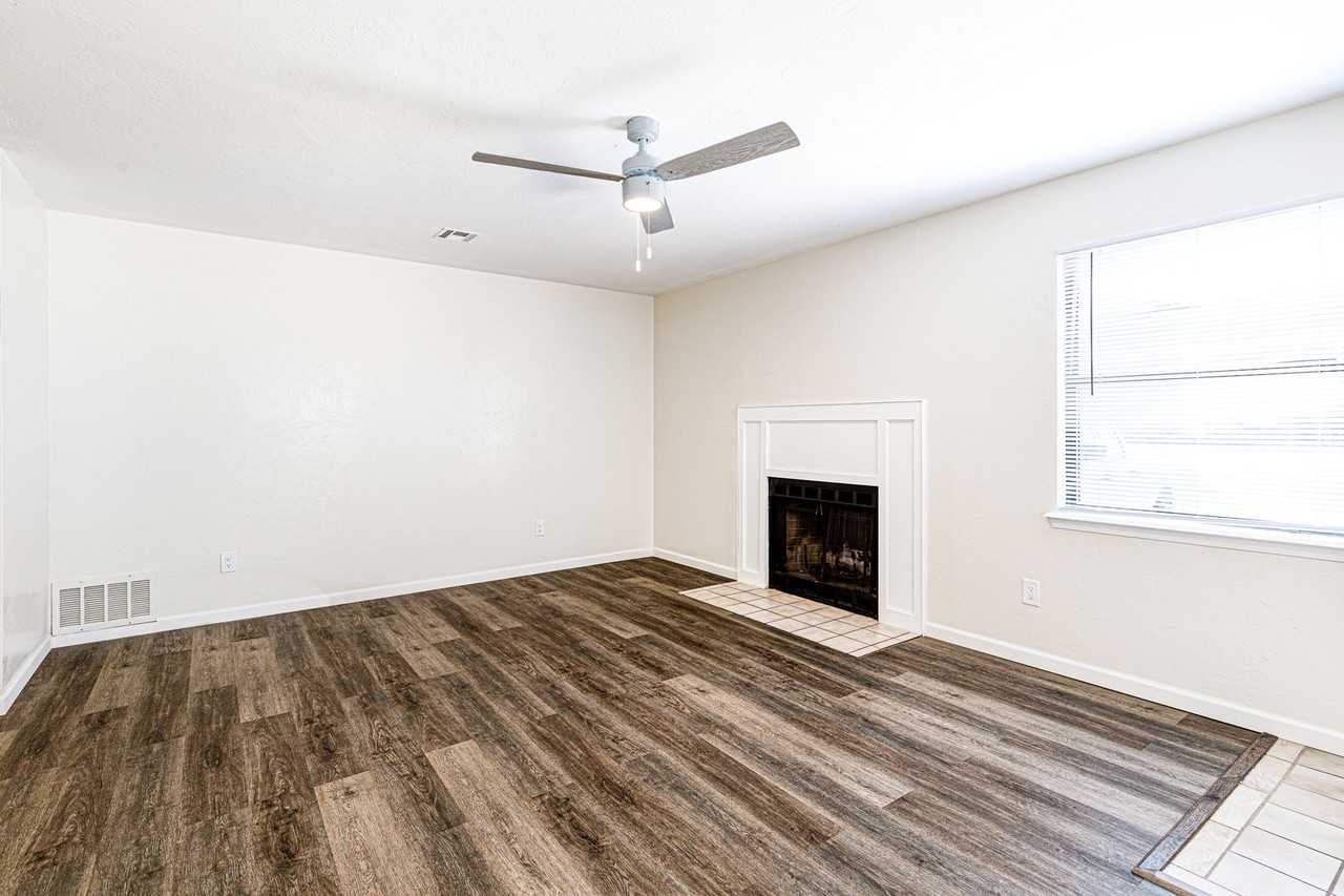 4010 Nw Ozmun Ave #4010B - Photo 2 of 10