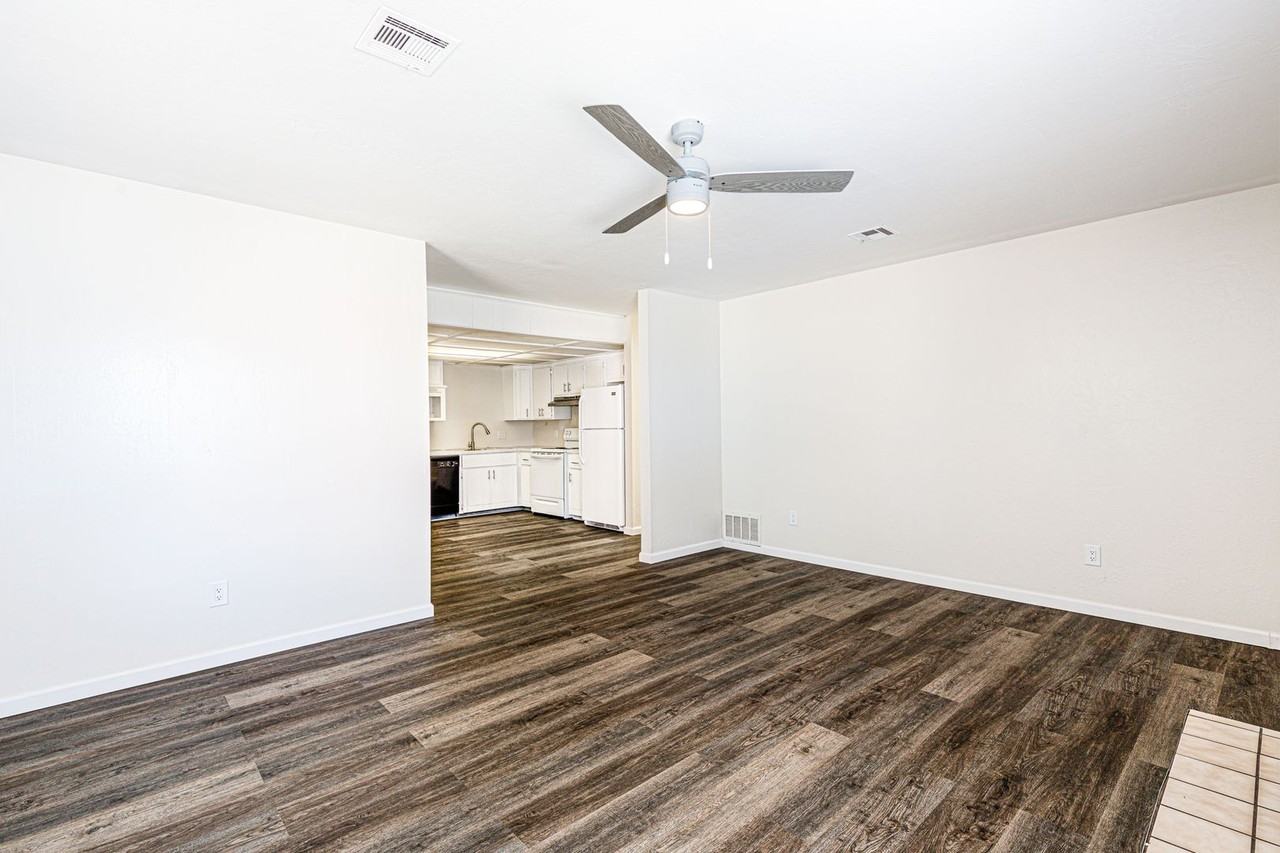 4010 Nw Ozmun Ave #4010B - Photo 3 of 10