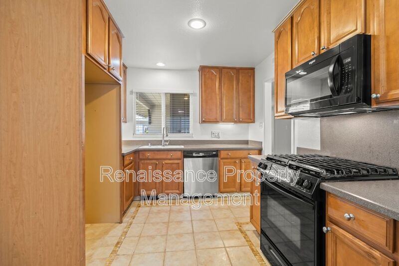 5619 N El Dorado St - Photo 2 of 34