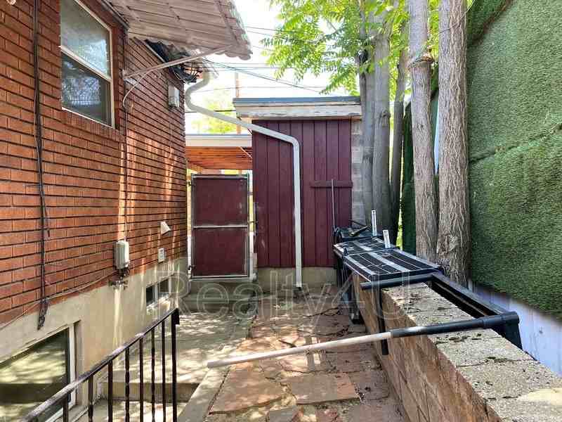 1246 E Crystal Ave - Photo 3 of 17