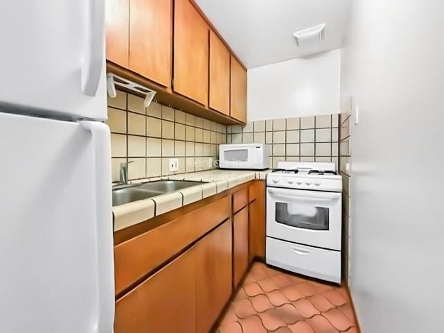 1958 Jefferson St - Photo 5 of 6