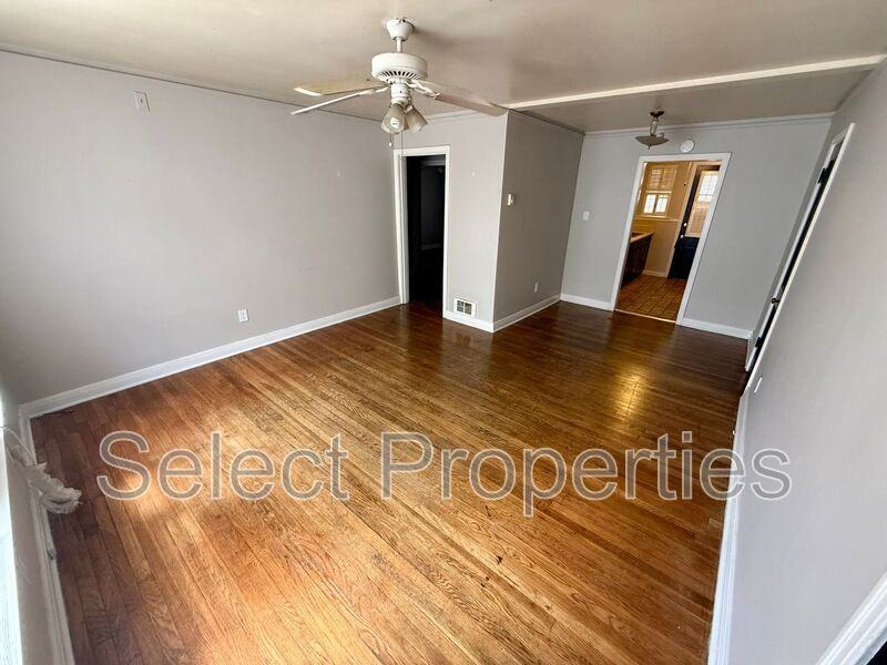 1009 Flint St - Photo 2 of 8