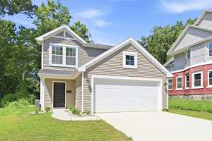 featured image of 1002 Chittock Ave
