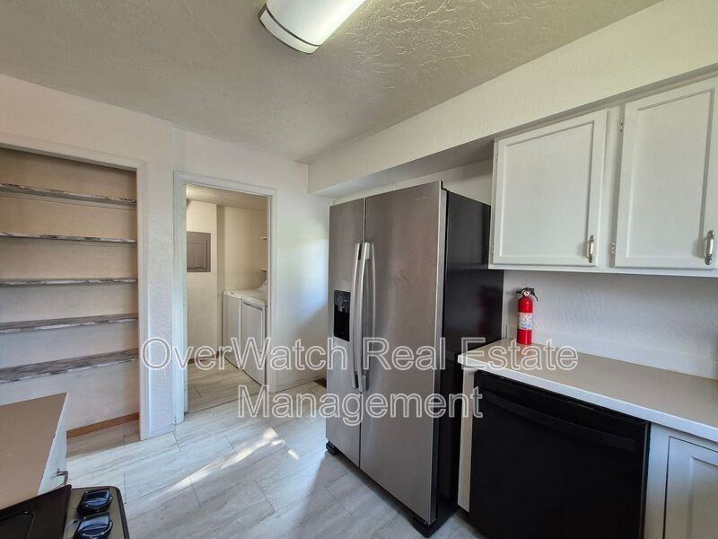 6872 Tamir Ave - Photo 7 of 23