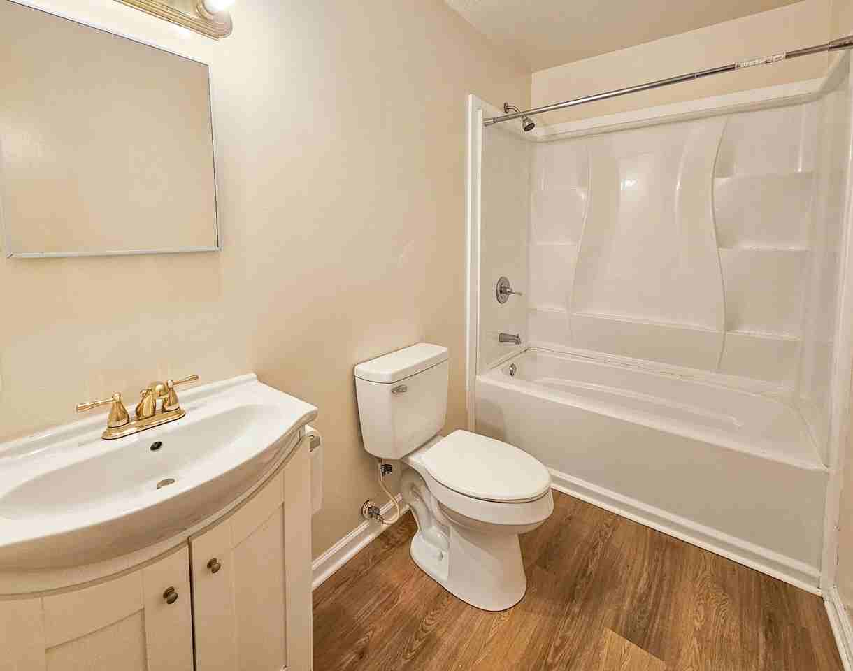 1424 Nolan Ave - Photo 4 of 19