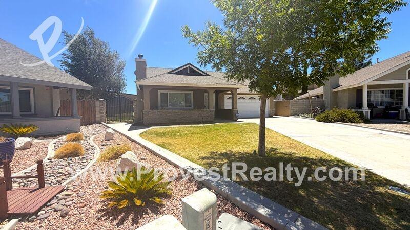 13675 Ruby Cir - Photo 3 of 20