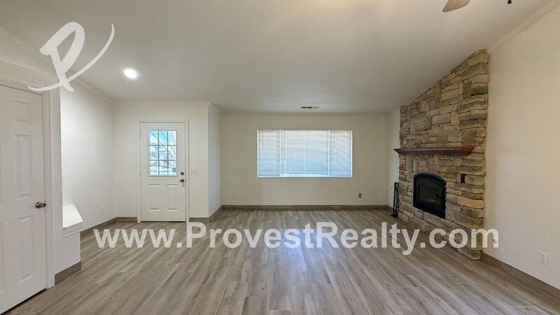 13675 Ruby Cir - Photo 4 of 20