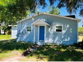 featured image of 918 E 10th St #918B