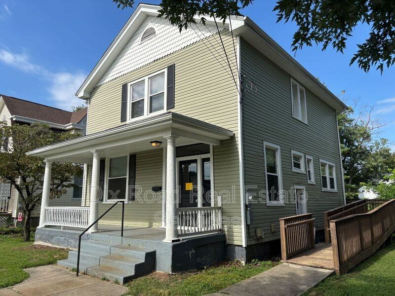 11169 Maple St - Photo 3 of 27