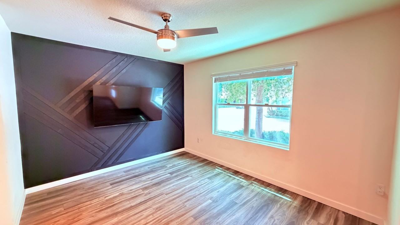 77 Myrtle St - Photo 5 of 37