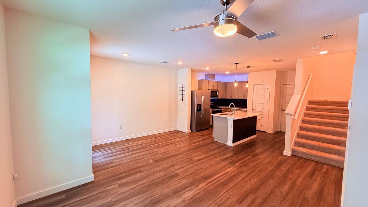 77 Myrtle St - Photo 6 of 37