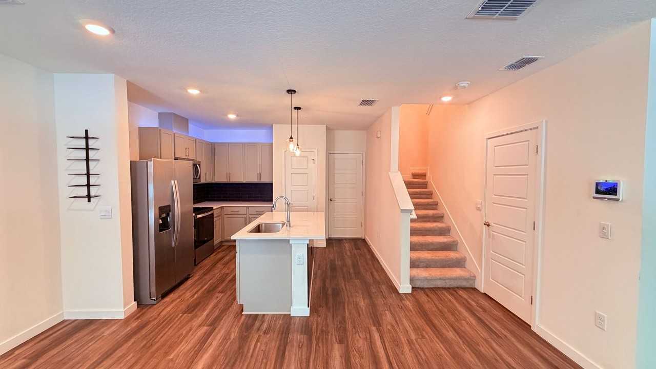 77 Myrtle St - Photo 7 of 37