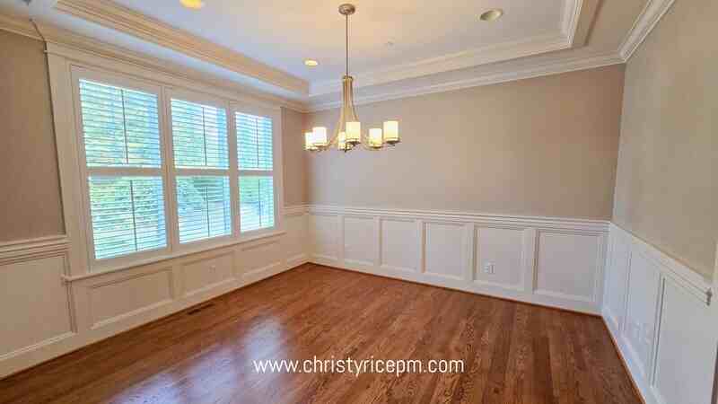 11318 106th Ave Ne - Photo 5 of 35