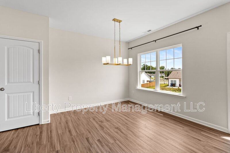 433 Troy Dr - Photo 5 of 16