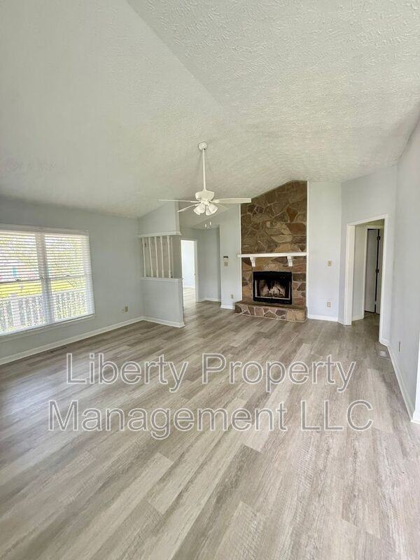 1222 Skyline Dr - Photo 4 of 18
