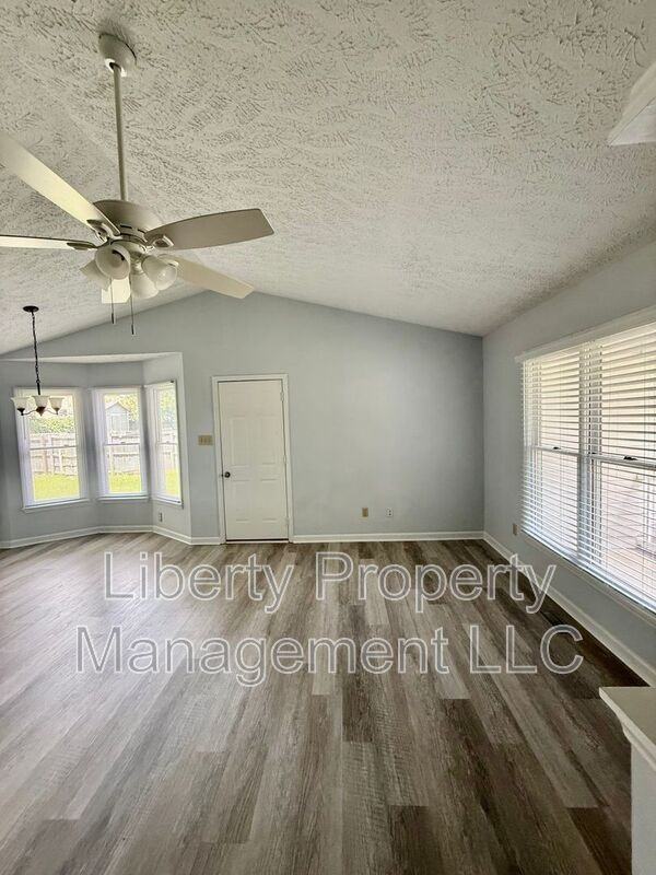 1222 Skyline Dr - Photo 5 of 18