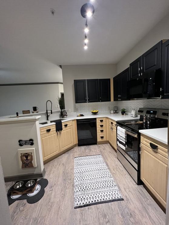 Lakeshore Ridge - Photo 4 of 27