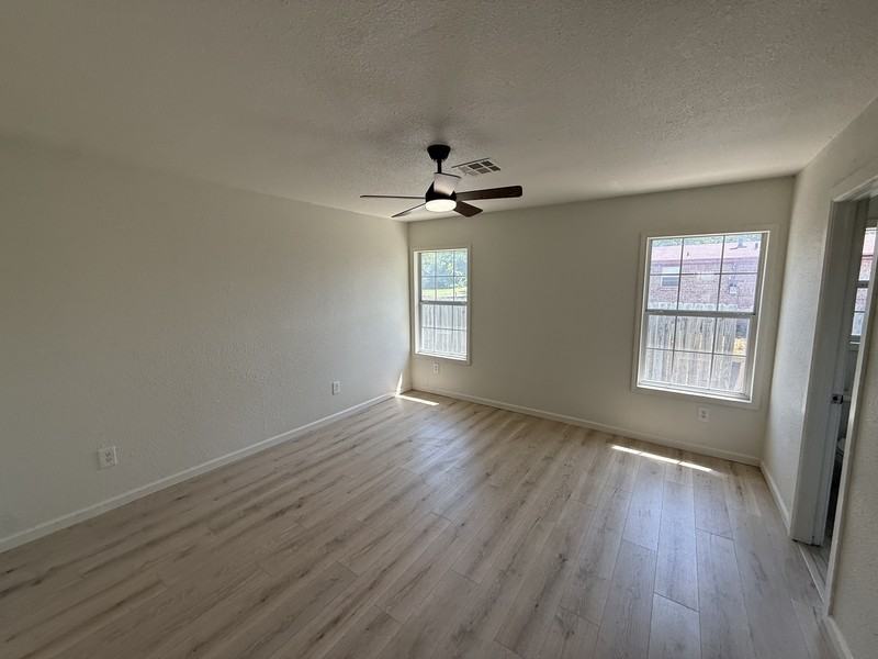 607 E Broadway - Photo 6 of 10