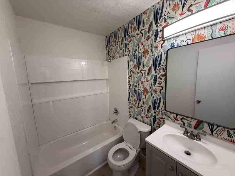 607 E Broadway - Photo 7 of 10