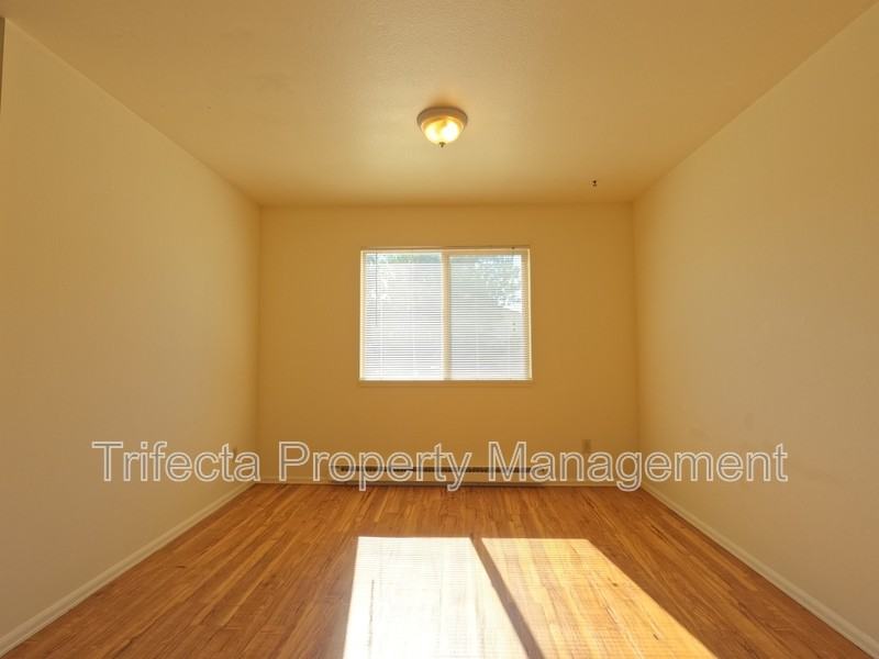 1644 E Pitkin St - Photo 5 of 16