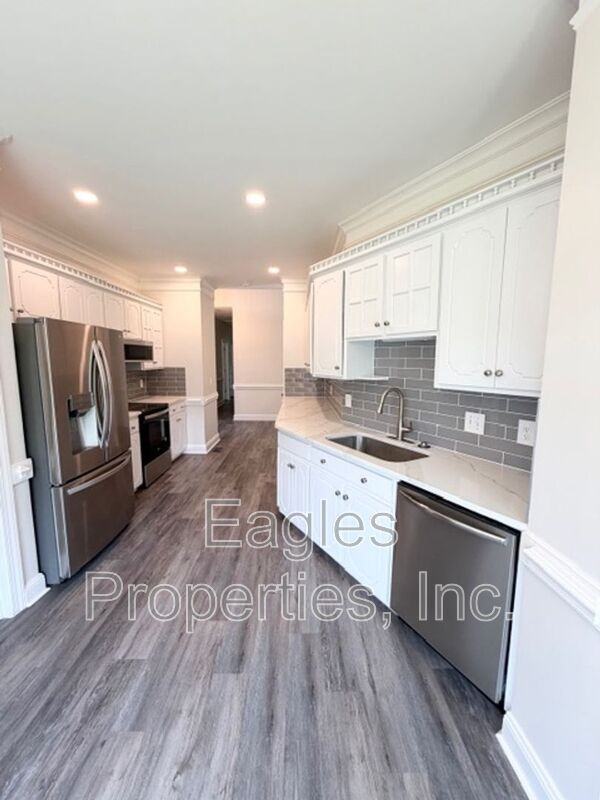 210 Creekside Dr - Photo 7 of 17