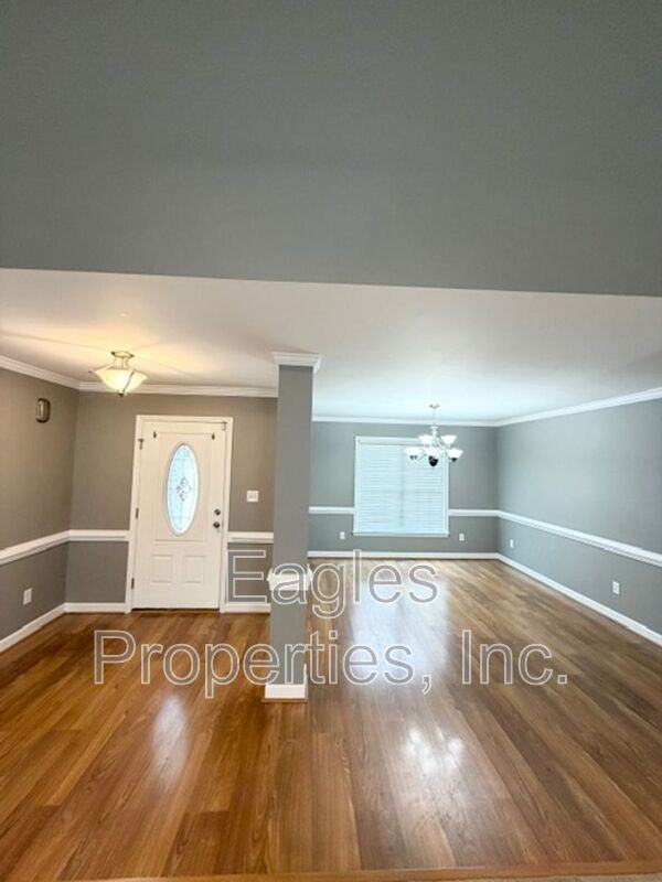 200 Myrna Dr - Photo 2 of 20