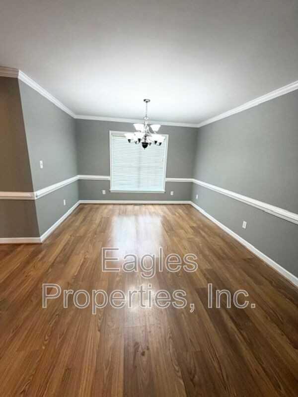 200 Myrna Dr - Photo 3 of 20