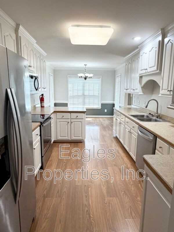 200 Myrna Dr - Photo 5 of 20