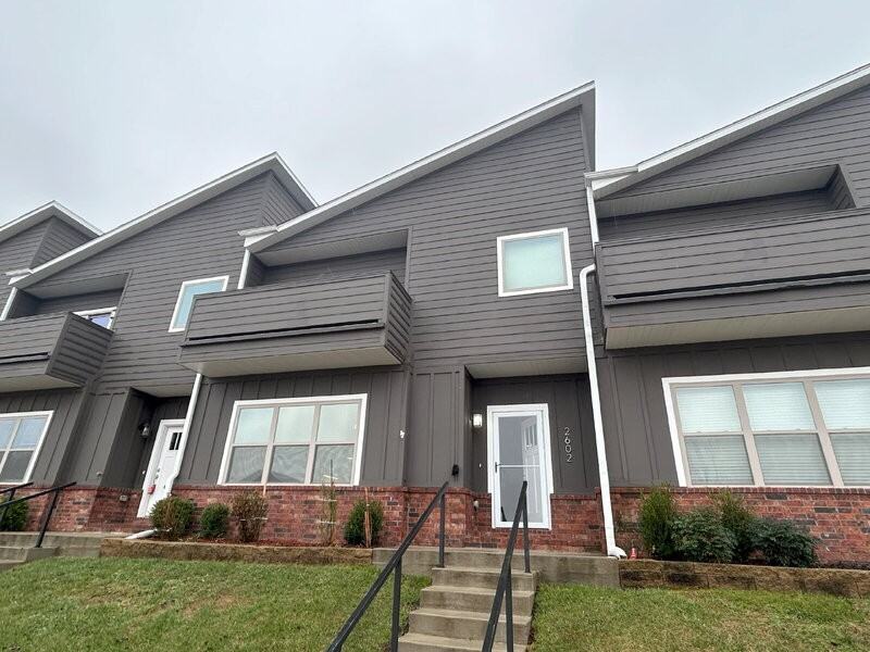 2602 N Ward Dr - Photo 2 of 27