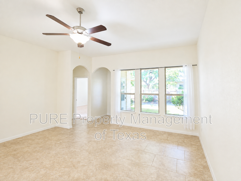 615 Linares Ln - Photo 4 of 30