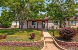 featured image of 4860 Eliot St