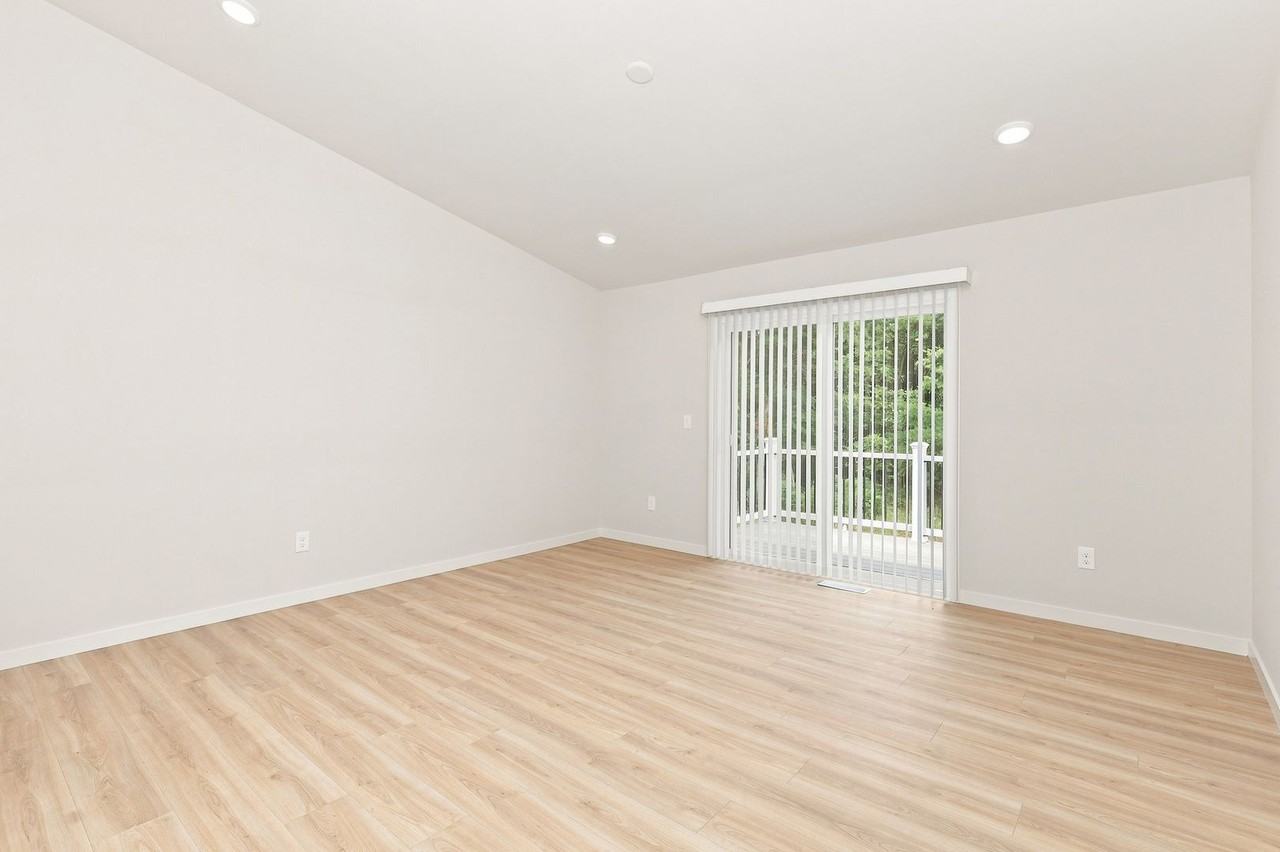 342 Sherman St - Photo 7 of 30
