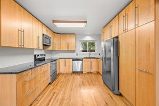 1558 Greenbriar Blvd - Photo 1 of 1