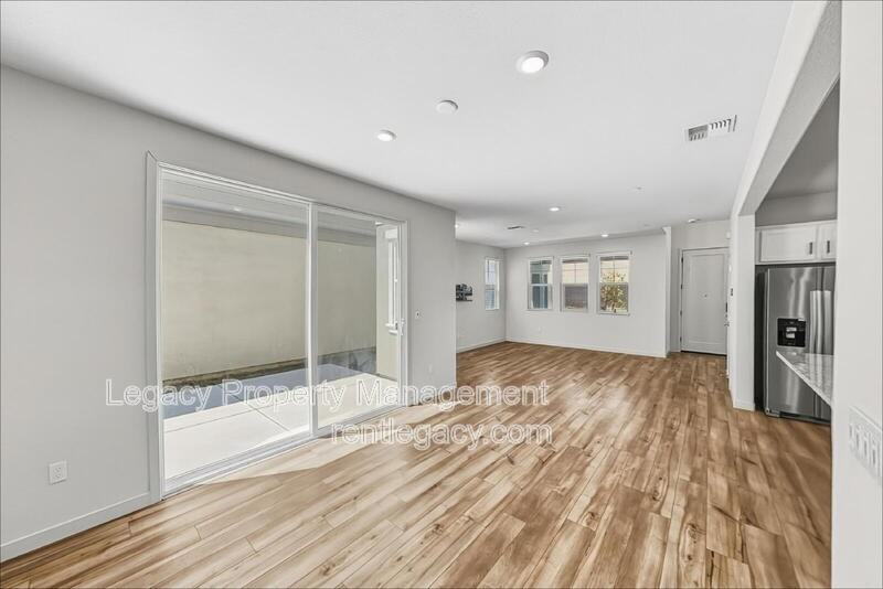 112 Seahorse St - Photo 2 of 21