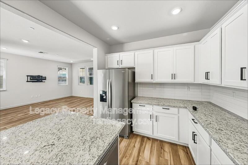 112 Seahorse St - Photo 3 of 21