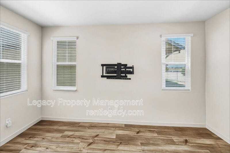 112 Seahorse St - Photo 4 of 21