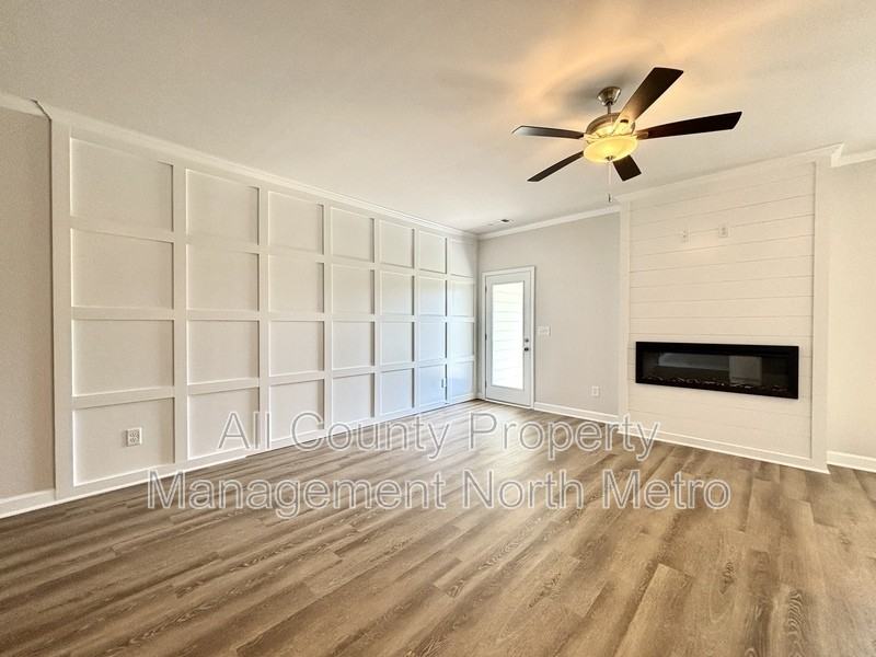 6366 Pine Ridge Pt - Photo 2 of 13