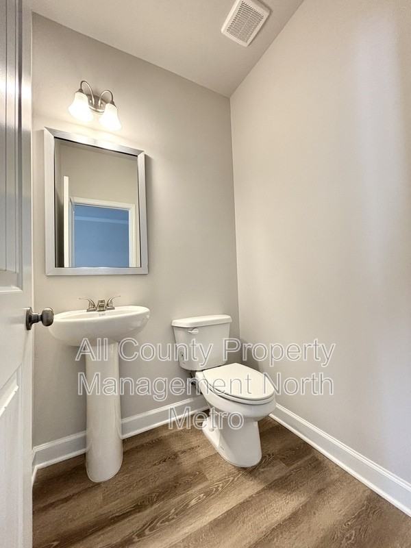 6366 Pine Ridge Pt - Photo 5 of 13