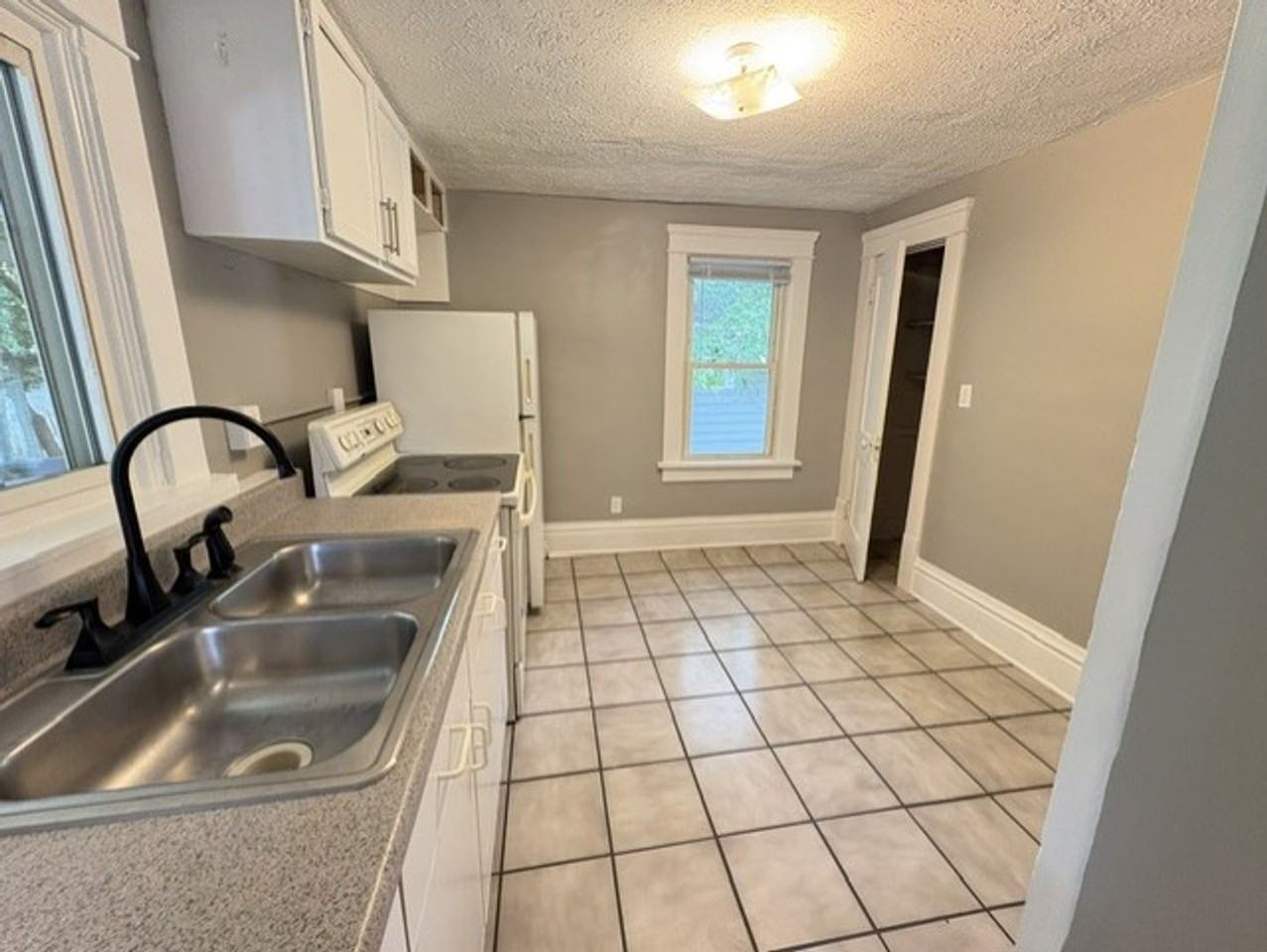 325 Para Ave Akron Oh 44305 - Photo 4 of 18