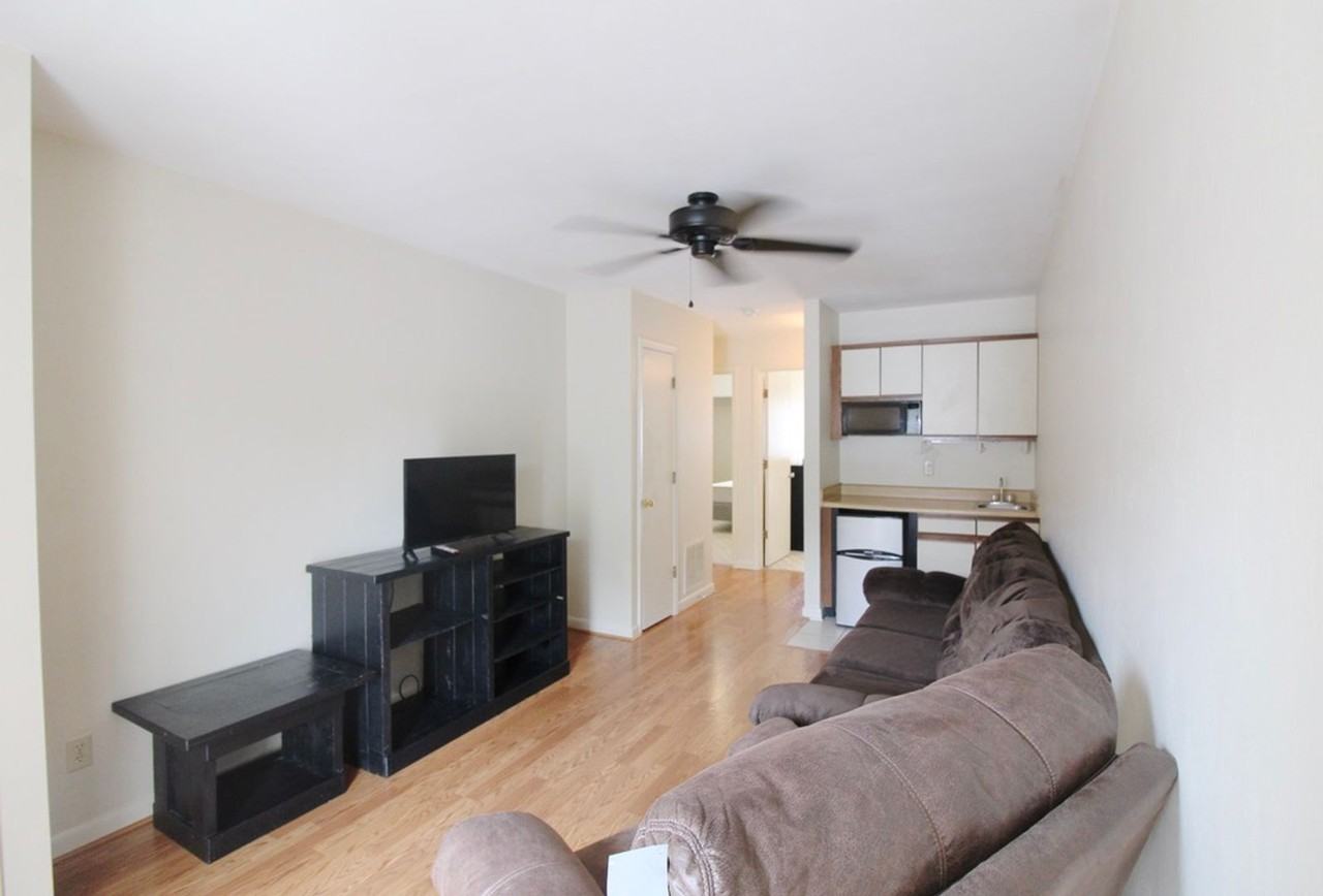 1408 Bradley Dr - Photo 4 of 23
