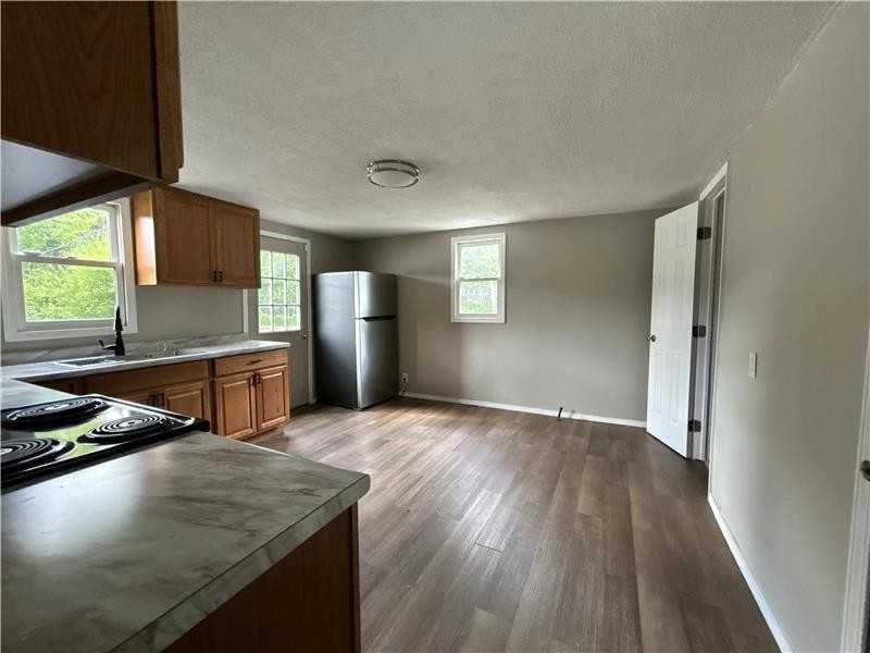 2370 W 23rd St - Photo 4 of 9
