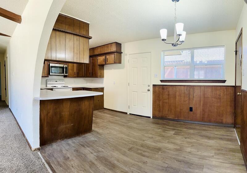 4424 75th Dr - Photo 4 of 11