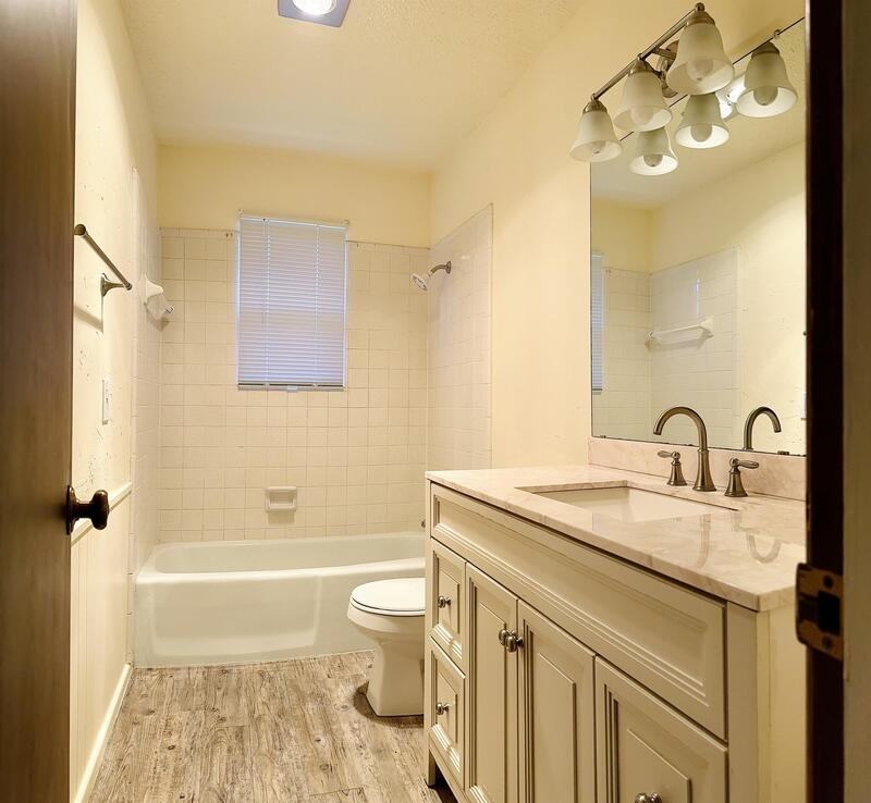 4424 75th Dr - Photo 6 of 11